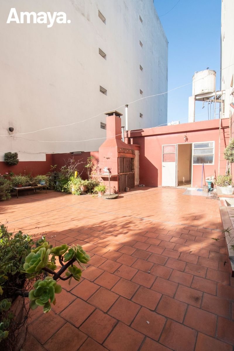 En venta | PH con local comercial | USD 229.000 | 262 m² | Alberti 1200